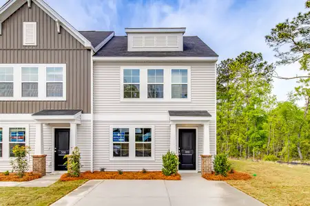 New construction Single-Family house 300 Channing Ct, Hopkins, SC 29061 plan Laurens - image