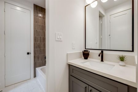 New construction Single-Family house 5709 Feagan St, Houston, TX 77007 - image 18