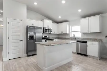 New construction Single-Family house 13243 Ogden Glade Rd, Dade City, FL 33525 plan 1720 - image 6