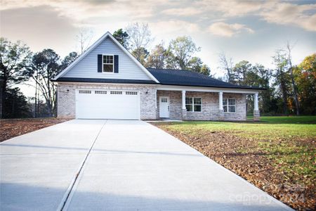 New construction Single-Family house 5311 Carden Drive, Charlotte, NC 28227 - photo 0