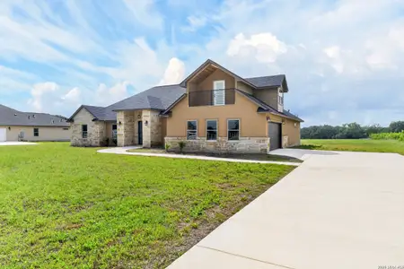 New construction Single-Family house 956 Horseshoe Fls, Bandera, TX 78003 - image