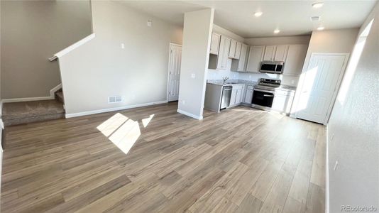 New construction Duplex house 302 Scaup Ln, Johnstown, CO 80534 Denali- photo 4 4