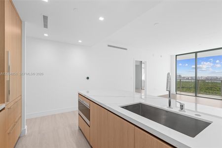 New construction Condo house 2411 Laguna Cir, Unit 1604, Miami, FL 33181 - image 15