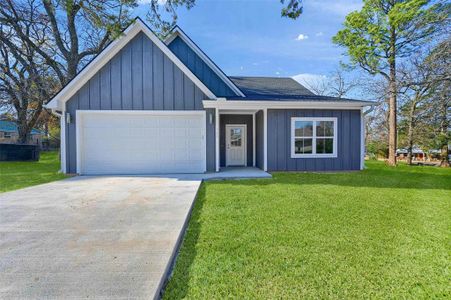 New construction Single-Family house 145 Churchill Lane, Pottsboro, TX 75076 - photo 0