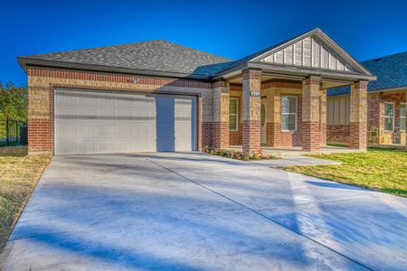 New construction Single-Family house 1219 S Rockwall Ave, Terrell, TX 75160 - image