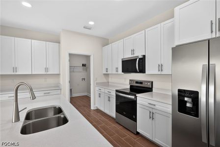 New construction Single-Family house 430 Nw 14Th St, Cape Coral, FL 33993 plan The Bluewater Cove - image 7