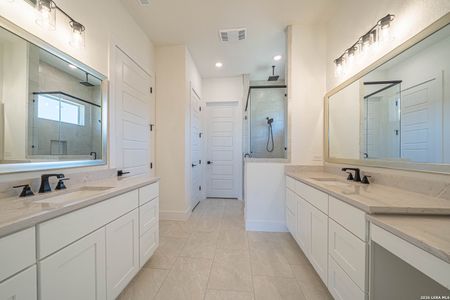 New construction Single-Family house 2044 Toscano Wy, Kerrville, TX 78028 - image 7