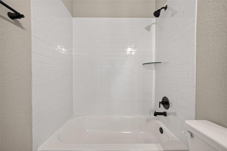 New construction Single-Family house 1411 Terry Roberts Dr, Angleton, TX 77515 - image 18