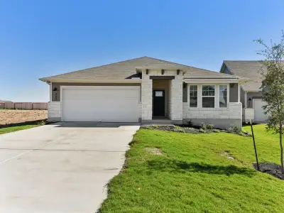 New construction Single-Family house 203 Coopers Hawk Crst, Cedar Creek, TX 78612 plan The Henderson (404) - image