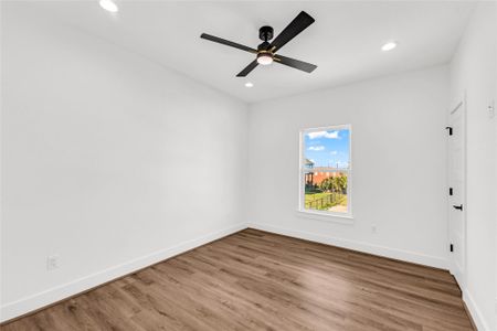 New construction Single-Family house 955 Wommack, Crystal Beach, TX 77650 - image 17