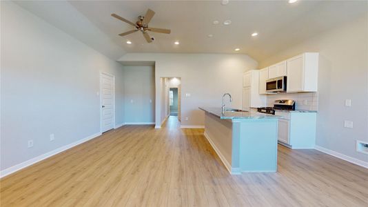 New construction Single-Family house 11809 E Gate Dr, Willis, TX 77318 plan Cambria - image 15