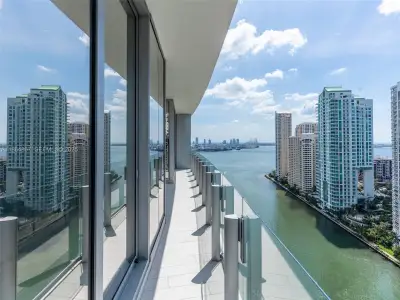 New construction Condo house 300 Biscayne Blvd, Unit 2505, Miami, FL 33131 - image