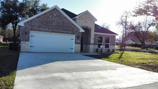 New construction Single-Family house 200 E 1St N St, Kaufman, TX 75142 - image