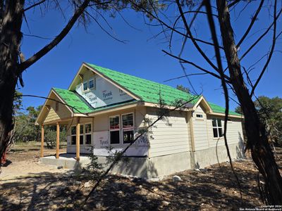 New construction Single-Family house 110 Twin Oaks Circle, Canyon Lake, TX 78133 - photo 0 0