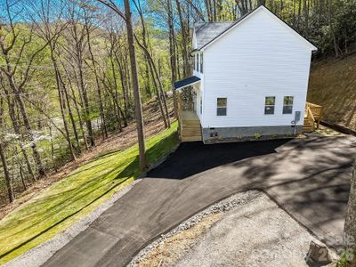 New construction Single-Family house 337 Garren Creek Rd, Fairview, NC 28730 - image