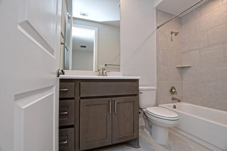 New construction Single-Family house 3301 Emerald Lake Path, Georgetown, TX 78628 plan Sapphire - image 14