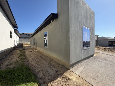 New construction Single-Family house 1210 Noyola Lp, Laredo, TX 78046 - image