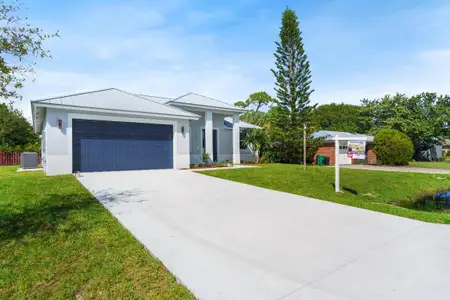 New construction Single-Family house 4709 Seagrape Dr, Fort Pierce, FL 34945 - image