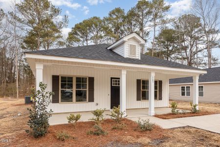 New construction Single-Family house 305 E Pope Ave, Kenly, NC 27542 null- photo 1 1