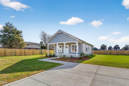 New construction Single-Family house 609 W Godwin St, Dunn, NC 28334 - image