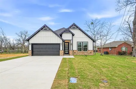 New construction Single-Family house 1508 E 6Th Ave, Corsicana, TX 75110 - image
