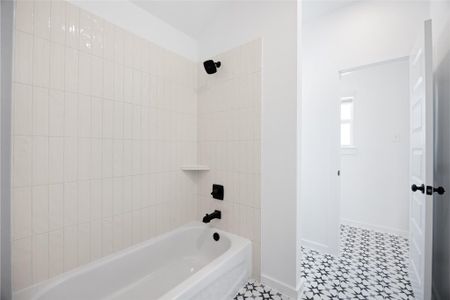 New construction Single-Family house 8326 Amethyst Valley Ln, Angleton, TX 77515 plan Rylan  - image 14