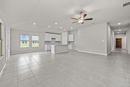 New construction Single-Family house 109 Reno Trl, Floresville, TX 78114 Esparanza- photo 11 11