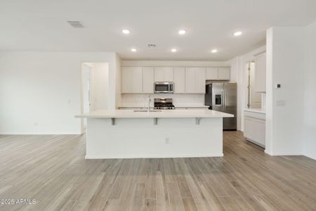 New construction Single-Family house 17300 W Dahlia Dr, Surprise, AZ 85388 plan Plan 3159 - image 7