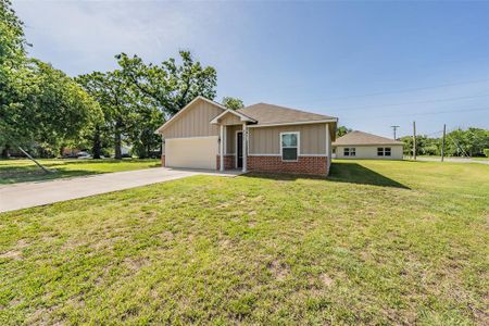 New construction Single-Family house 402 S Robbins St, Cleburne, TX 76031 - image