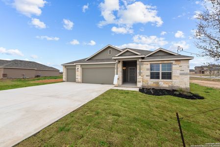 New construction Single-Family house 117 Reno Trl, Floresville, TX 78114 Esparanza- photo 34 34