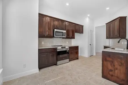 New construction Single-Family house 425 Rose Ave, Cleburne, TX 76033 plan Hanover - image 6