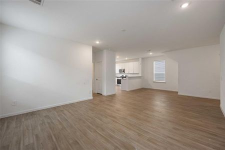 Open Kitchen & Dining Areas!