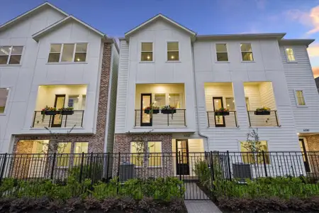 New construction Townhouse house 6332 Paddington Bend Dr, Houston, TX 77008 - image