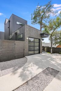 New construction Single-Family house 4707 Reyes St, Unit 2, Austin, TX 78721 null- photo 0