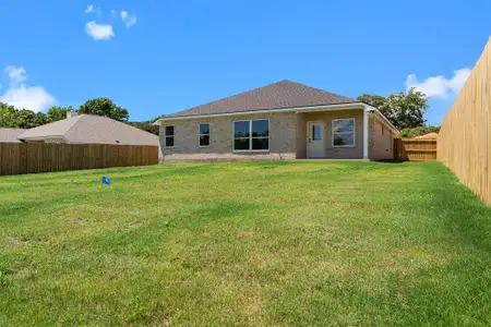 New construction Single-Family house 16513 Crossing Cir, Lindale, TX 75771 - image