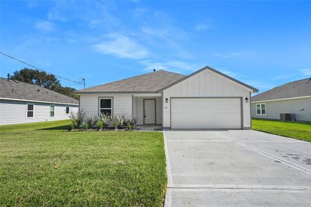 New construction Single-Family house 197 S Colbert Street, Dayton, TX 77535 - photo 0