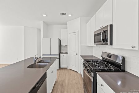 New construction Single-Family house 6226 Fallow, San Antonio, TX 78252 - image 8