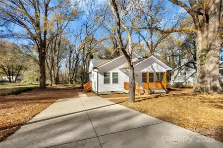 New construction Single-Family house 1029 N Ransom St, Gastonia, NC 28052 null- photo 1 1