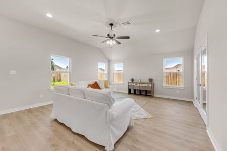 New construction Single-Family house 3105 Normandy Wy, Bryan, TX 77808 plan The Poppy - image 15