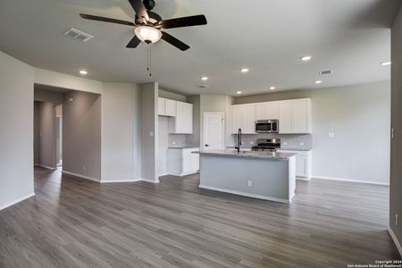 New construction Single-Family house 3428 Meteor Night, Converse, TX 78109 The Asheville G- photo 13 13