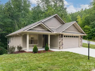 New construction Single-Family house 281 Carriage Crest Dr, Hendersonville, NC 28791 - image