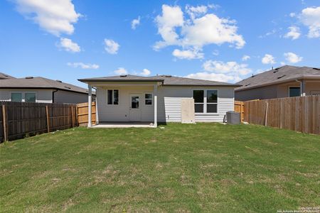 New construction Single-Family house 1323 Entrada De Real, Converse, TX 78109 Becket- photo 28 28