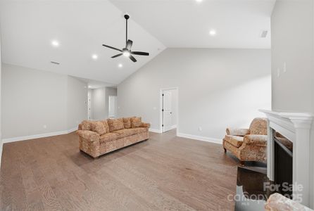 New construction Townhouse house 835A Wynnshire Dr, Hickory, NC 28601 - image 19