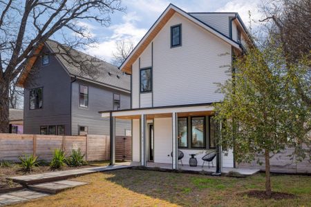 New construction Single-Family house 2401 Willow St, Austin, TX 78702 - image