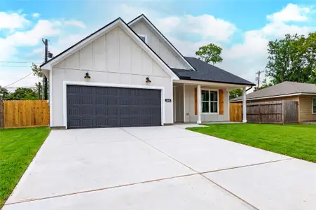 New construction Single-Family house 3018 Rust Ave, Texas City, TX 77590 - image