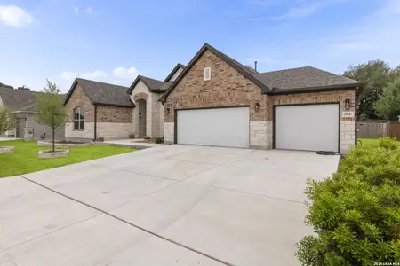 New construction Single-Family house 29347 Kearney Rdg, Boerne, TX 78015 - image