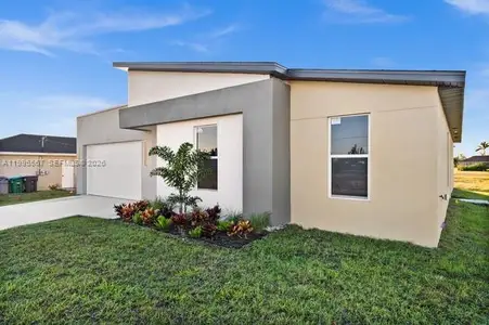 New construction Single-Family house 2814 Fifth Ter, Cape Coral, FL 33993 - image