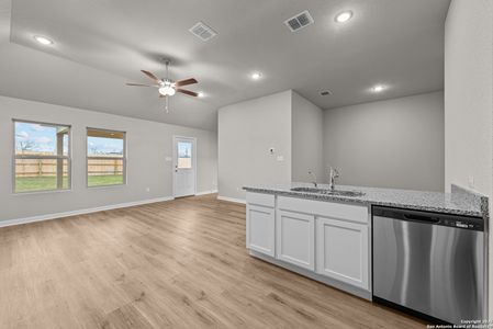 New construction Single-Family house 3023 Selhurst St, Converse, TX 78109 Pineda- photo 6 6