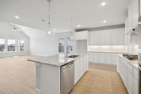 New construction Single-Family house 416 Lost Creek Trl, Waxahachie, TX 75165 - image 6