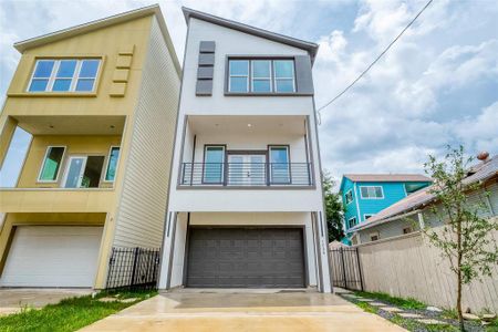 New construction Single-Family house 1511 Alamo Street, Houston, TX 77007 - photo 0